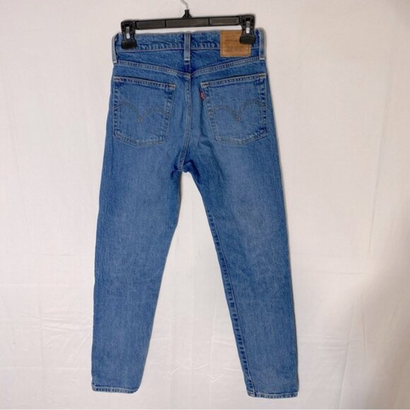 Levi’s Med Wash High Rise Wedgie Jeans 24 - Picture 2 of 15